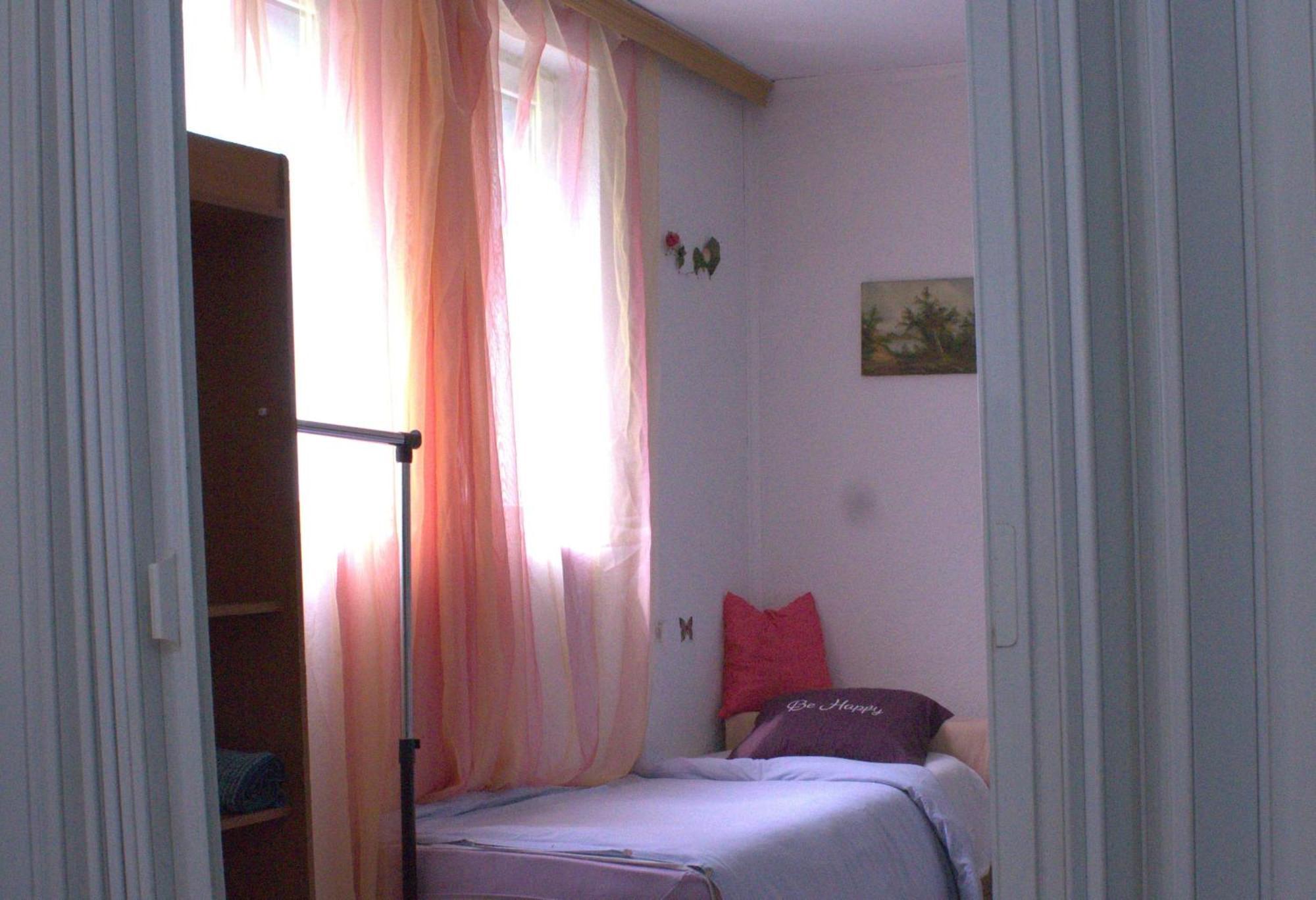 Adem'S Cozy Terrace Retreat Bed & Breakfast Skopje Exterior photo